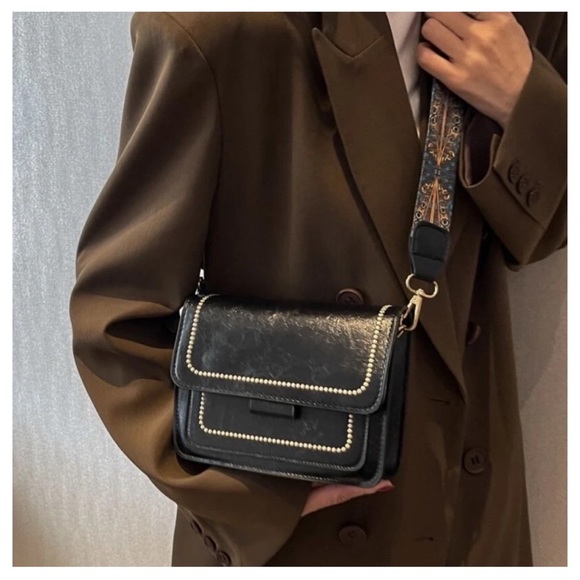 🖤Structured & Studded Crossbody Bag - Picture 2 of 4